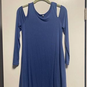 Shoulder cut out dress